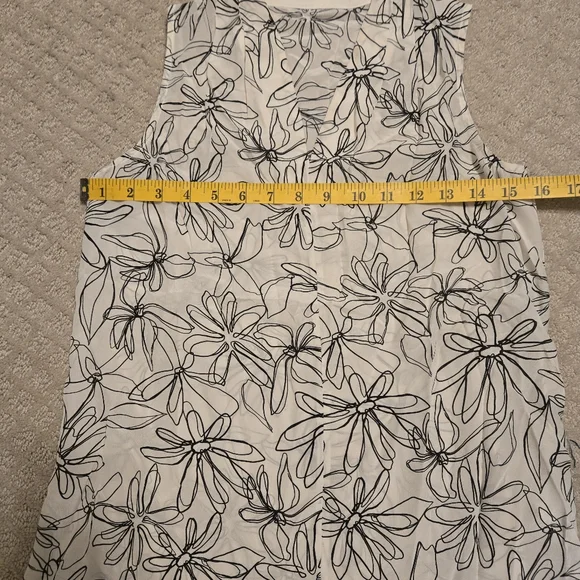 MOTF Floral Silk Top - Picture 7 of 8